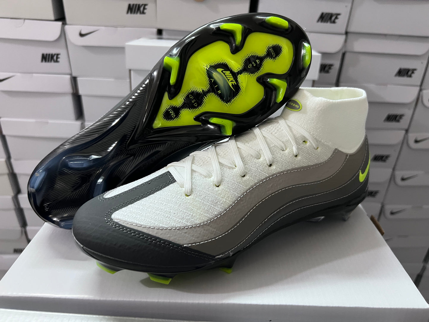 Nike Mercurial Superfly 10 Elite × Air Max 95 Neon Low/High – Blanco/Gris
