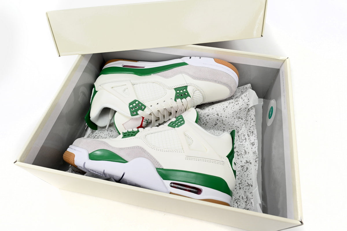 Nike SB x Air Jordan 4 “Pine Green”
