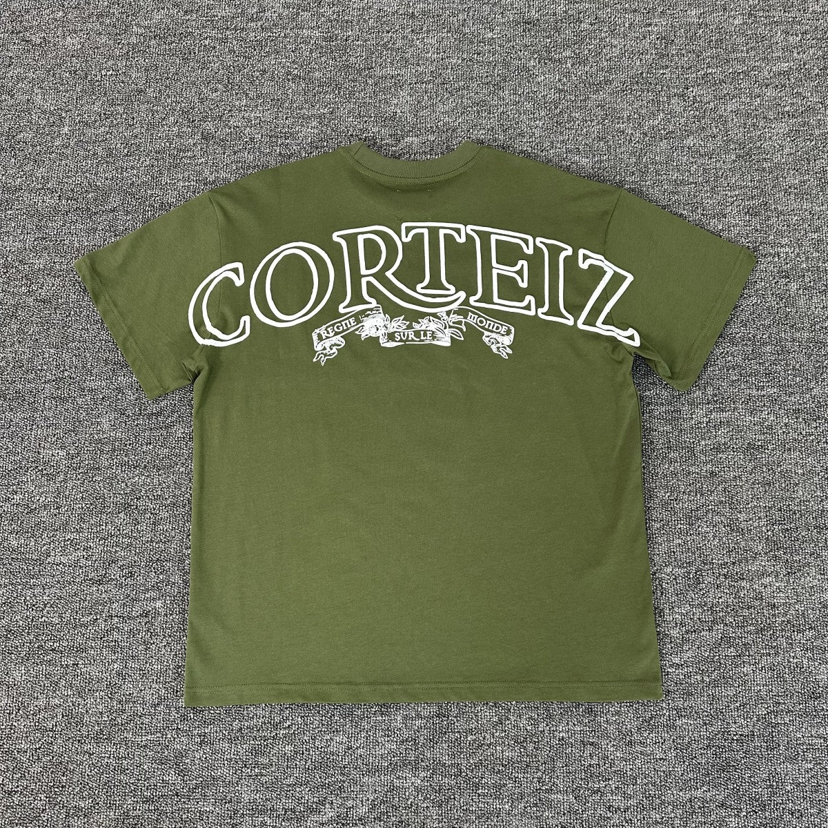 Camiseta Corteiz “Règne Sur Le Monde” – Logo Espalda Oversized