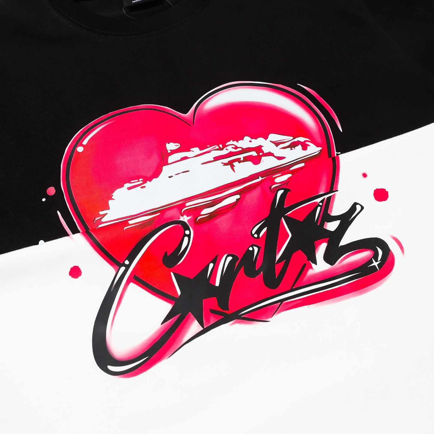 Camiseta Buckers Cruise Heart – Blanco o Negro | Estilo Streetwear Exclusivo
