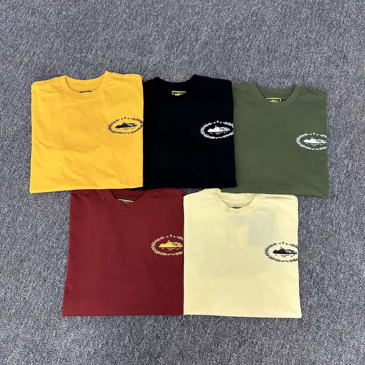 Camiseta Corteiz “Règne Sur Le Monde” – Logo Espalda Oversized