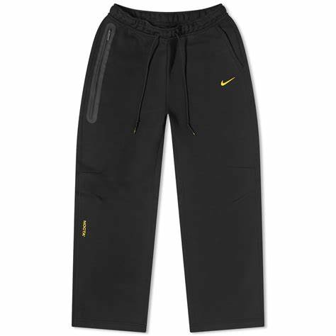 Conjunto NOCTA X Nike Tech Fleece Black