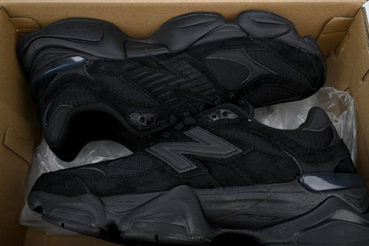 New Balance 9060 Triple Black Suede | Zapatillas Lifestyle Premium
