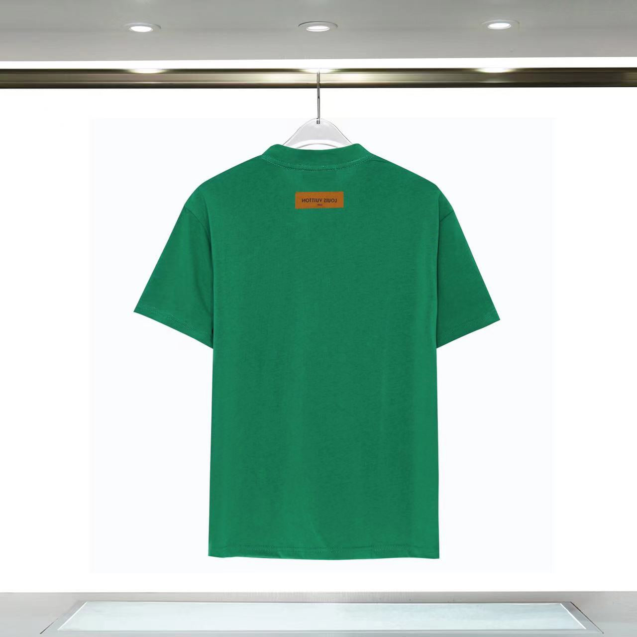Camiseta LV Estilo Premium – Negra o Verde