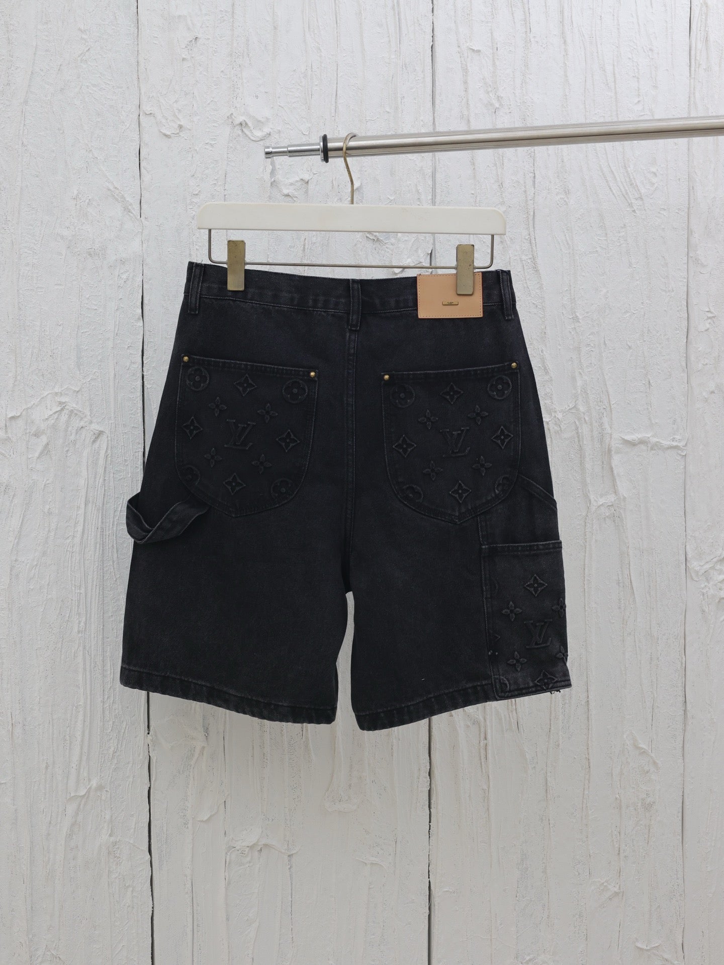 Conjunto Louis Vuitton denim negro – Camisa + pantalón