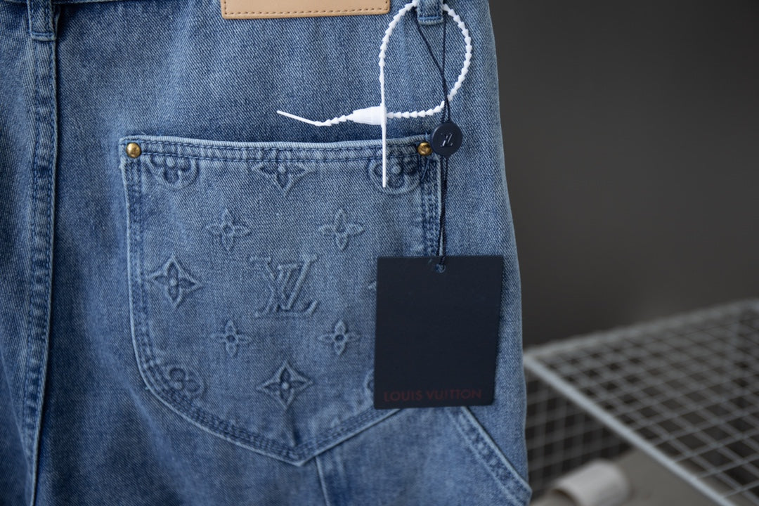 Pantalón Louis Vuitton vaquero corto azul claro – Denim premium con monograma