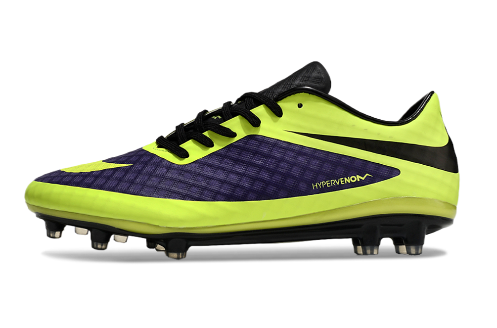botas nike hypervenom phantom iii fg sobre césped natural

tacos fg para césped artificial 3g

upper flyknit hypervenom phantom detalle

diseño profesional botas nike fg

perfil delantero con botas hypervenom negras