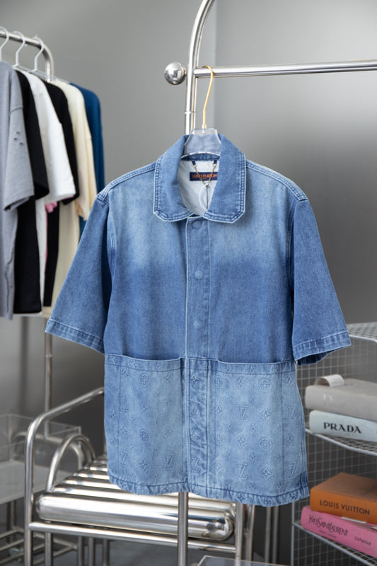Conjunto Louis Vuitton vaquero azul claro – Camisa y pantalón corto denim premium