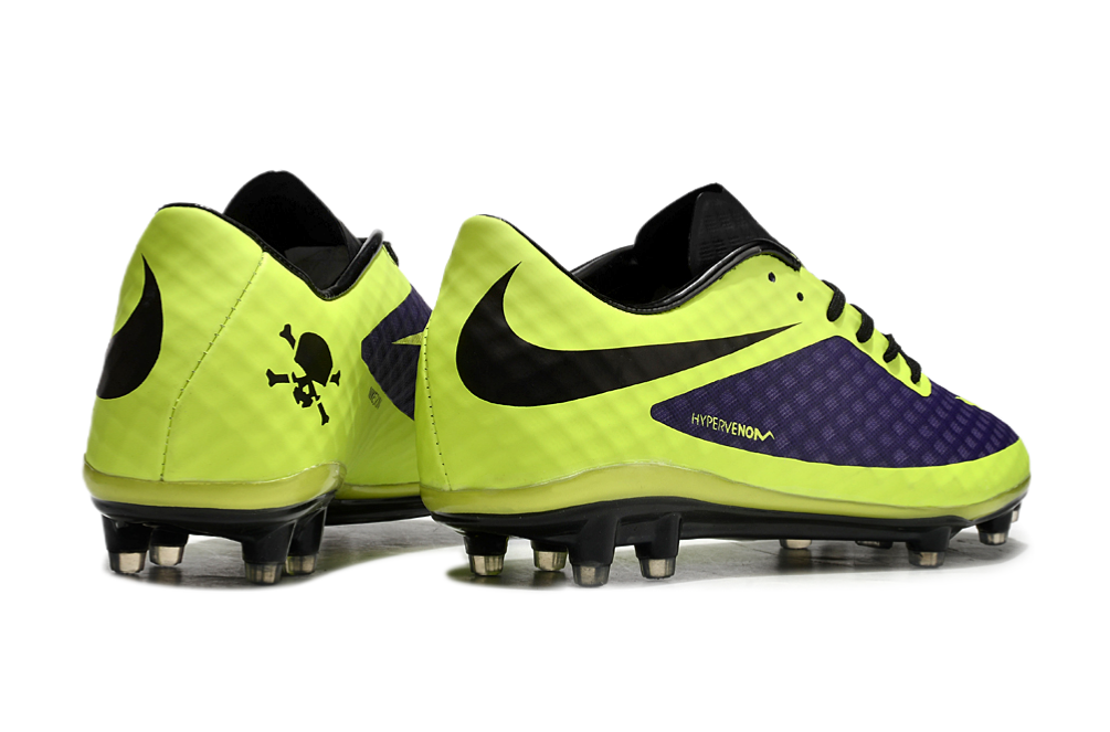 botas nike hypervenom phantom iii fg sobre césped natural

tacos fg para césped artificial 3g

upper flyknit hypervenom phantom detalle

diseño profesional botas nike fg

perfil delantero con botas hypervenom negras